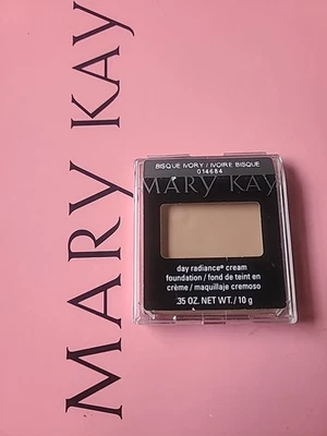 New Mary Kay Day Radiance Cream Foundation Bisque Ivory Full Size - Image 1 of 3