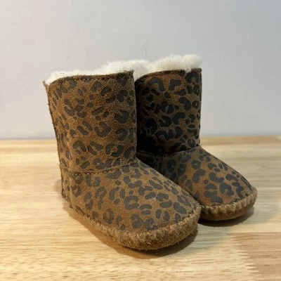 Berço Ugg I Cassie Leopardo INF/ CELP Tamanho 2/3 Pequeno 6-12 Meses Estilo: 1001781 - Imagem 1 de 4