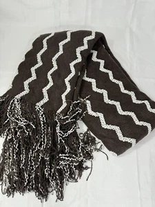 Manta de lanzamiento de flecos tejidos de oruga esponjosa BOURINA ligera suave acogedora 60x80 - Imagen 1 de 10