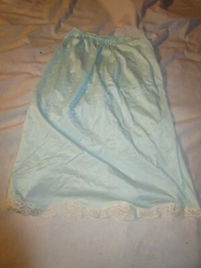 Beautiful Vintage Seafoam Half Slip Lace by Kayser Size Jr 7 in Excellent shape - Picture 1 of 5