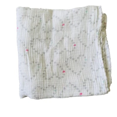 Manta Aden by Aden & Anais Gris Rosa Corazones Algodón Suave Muselina Envoltura Foto 1 de 4