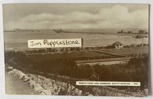 North Park And Harbour, South Shields. Postal fotográfica vintage - Imagen 1 de 2