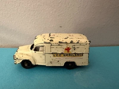 Ambulancia vintage Matchbox Lesney England #14C BEDFORD LOMAS blanca 1962 Foto 1 de 4