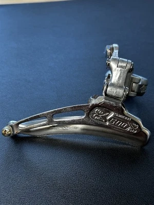 复古禧玛诺 600 阿拉伯式 28.6 夹式前变速器 - FE 日期代码 — 第 1/4 张图片