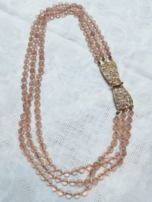 Collana Vintage Multifilo In Vetro Satinato Rosa Con Susta Gioiello - Immagine 1 di 4