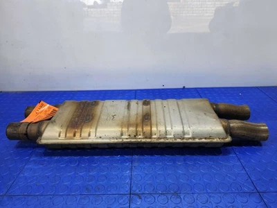 Silenciador de escape intermedio central Ford Mustang 2015-2017 3,7 L OEM FR3Z5230R Foto 1 de 4