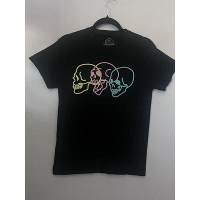 12 Oz Soda Short Sleeve T-shirt Crew Neck 3 Skulls Logo Black size Small - Image 1 of 4