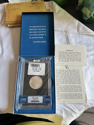 Серебряный Моргановский доллар 1883-CC GSA Hoard NGC MS65 поставляется с коробкой и сертификатом подлинности - Изображение 1 из 4