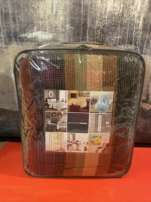 Juego de funda de cama reversible impresa de 6 piezas Madison Park decoración para todas las estaciones @ Foto 1 de 3