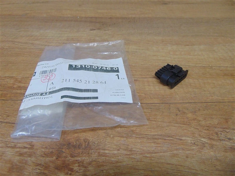 New Acceleration Pedal Value Sensor Plug Mercedes W176/W246/906 - A2115452128 - Image 1 of 1