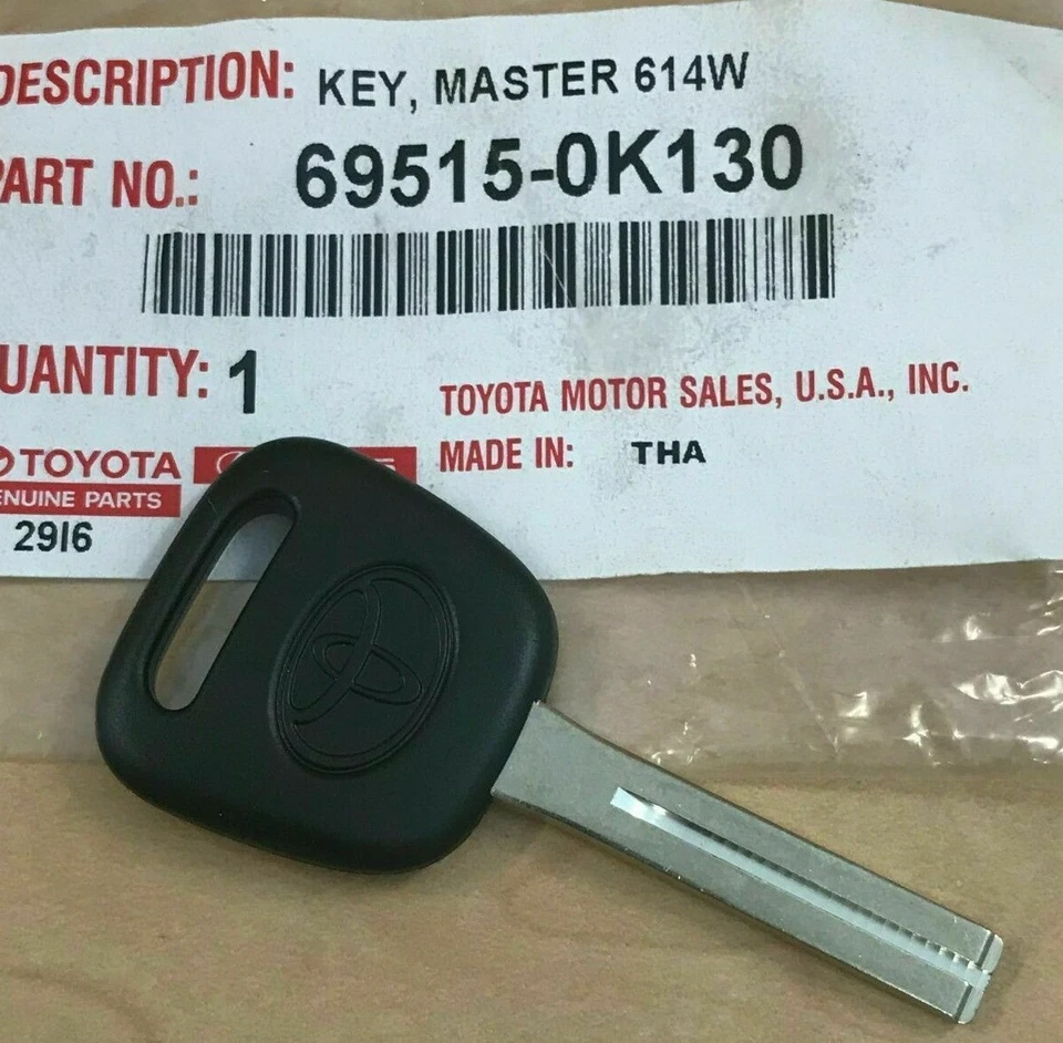 OEM TOYOTA PUERTA TRASERA LLAVE EN BLANCO SIN CORTAR 2016-2021 TACOMA Y 2019-2021 TUNDRA Foto 1 de 1