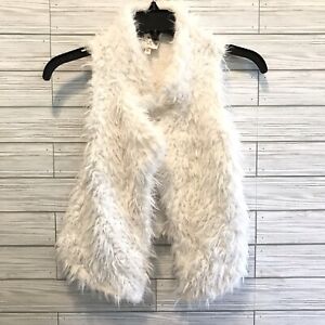 Girls Belle Du Jour White Fur Furry Vest Size 6X Soft Open Front Boho Chic