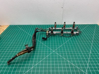 94-99 MITSUBISHI 3000GT RIEL DE COMBUSTIBLE CON INYECTORES OEM Foto 1 de 4