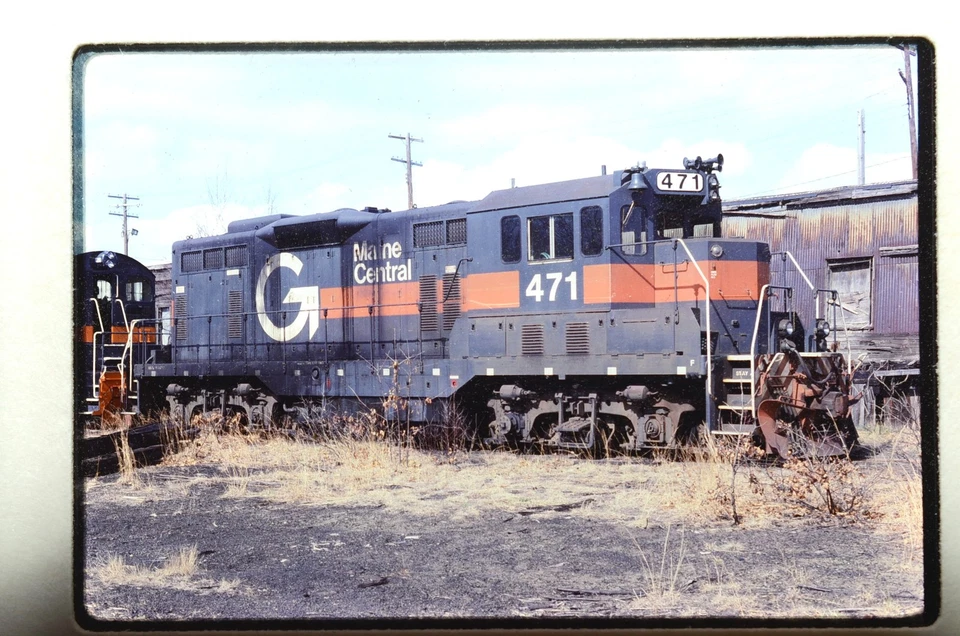 Slide foto trem Kodak 35mm original MAINE CENTRAL 471 abril-88 - Imagem 1 de 1