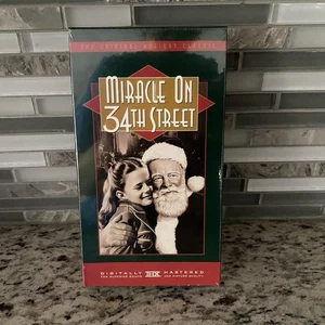 Miracle on 34th Street vhs digitally mastered Christmas movie classic sealed - Picture 1 of 4
