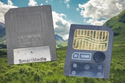 16MB Genuine Olympus SmartMedia Memory Picture Storage Smart Media Card - Image 1 of 3