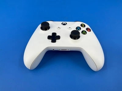 Microsoft xBox Wireless Controller White TF5-00002 ✅ ❤️️ ✅ ❤️️ OPEN BOX!!! - Image 1 of 4