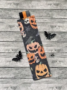 Spooky Haunt Pumpkins Gothic Book Lover Bookmark Handmade - Imagen 1 de 7
