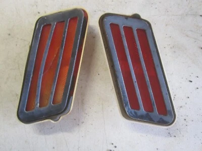 73 CUTLASS SUPREME ROJO LUCES MARCADORAS LATERALES TRASERAS PAR OEM Foto 1 de 4