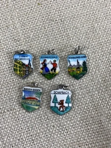 5 x VINTAGE AÑOS 60 Alemania Alemán Plata Esmalte Recuerdo Escudo Dijes Viaje - Imagen 1 de 4