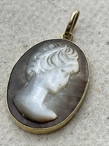 VINTAGE HANDMADE Solid 17K Yellow Gold CAMEO Oval Shaped Charm Pendant 2.1gr. - Picture 1 of 17