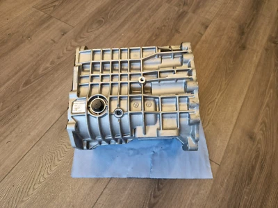 日产 32130-AA400 外壳组件,传输尾屋 Skyline R34 GT-R 6-spd — 第 1/4 张图片