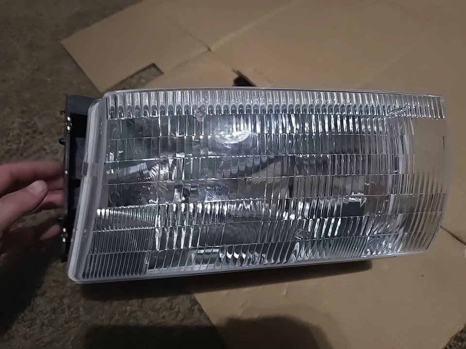 Faro Mercury Villager 93-95 marca Tyc Foto 1 de 4