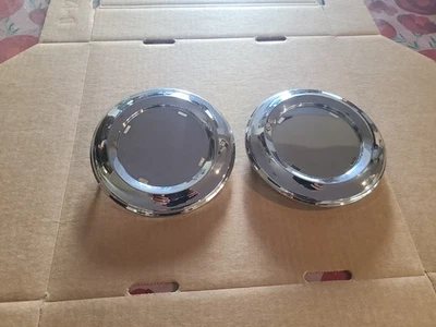 1941 年凯迪拉克挡泥板裙子奖章固定器 2 件套展示质量状况 — 第 1/3 张图片