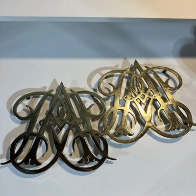 Juego De Colección De Dos (2) Remaches Coloniales Williamsburg Latón Queen Ann Cypher Foto 1 de 4