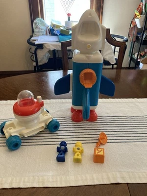 FIGURAS DE NAVES ESPACIALES TOMY SMALL STUFF DE COLECCIÓN, 1983, Incompl Foto 1 de 4