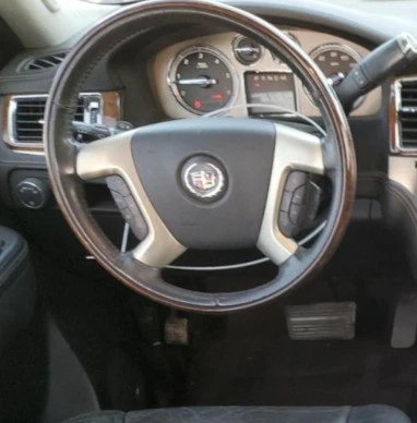 2013-2014 Cadillac Escalade ESV LH Driver Steering Wheel Airbag OEM - Image 1 of 3