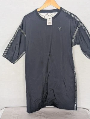 阿迪达斯女式连衣裙 3 条纹 T 恤风格,M 码 — 第 1/4 张图片