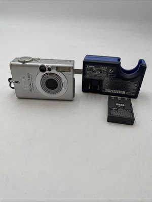 Canon PowerShot ELPH S400 Silver 4MP 1.5" LCD Digital Camera W/Battery & Charger - Image 1 of 4