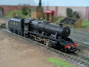Triang/Wrenn W2225 LMS black liveried Class 8F 2-8-0 8042 OO Gauge - Picture 1 of 7