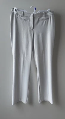 Chico's Ultimate Fit 1.5 Short Pants Women's Gray Stretch Comfort Office Medium - Image 1 of 4