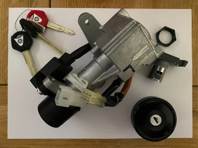 NEIMAN. SERRURE. BOUCHON RESERVOIR  YAMAHA X-MAX XMAX ABS 250 ou AUTRE - Photo 1/4