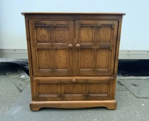 Vintage Ercol Old Colonial TV Cabinet / Cupboard / Drinks Unit In Golden Dawn - Picture 1 of 17