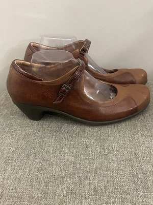Tacones Mary Jane de cuero marrón para mujer Naot talla 42=11 Foto 1 de 4