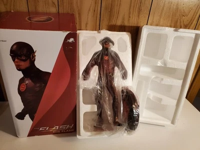 "Estatua de televisión Arrowverse Grant Gustin CW de DC Collectibles 12""" Foto 1 de 4