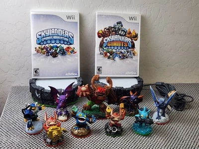 Skylanders Wii Lote 9 Figuras, 2 Portal of Power, Spyros Adventure And Giants  Foto 1 de 4