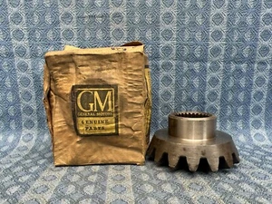 1952-1953 Chevrolet Truck 2 Spd Axle NOS Differential Side Gear #3830669 SEE AD - Picture 1 of 6