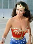 383501 Wonder Woman Lynda Carter NADRUK ŚCIENNY PLAKAT DE