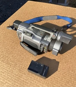 Sony DCR - VX1000,  3 CCD,  Handycam - Mini DV Camera - Works Good  JApan - Picture 1 of 7