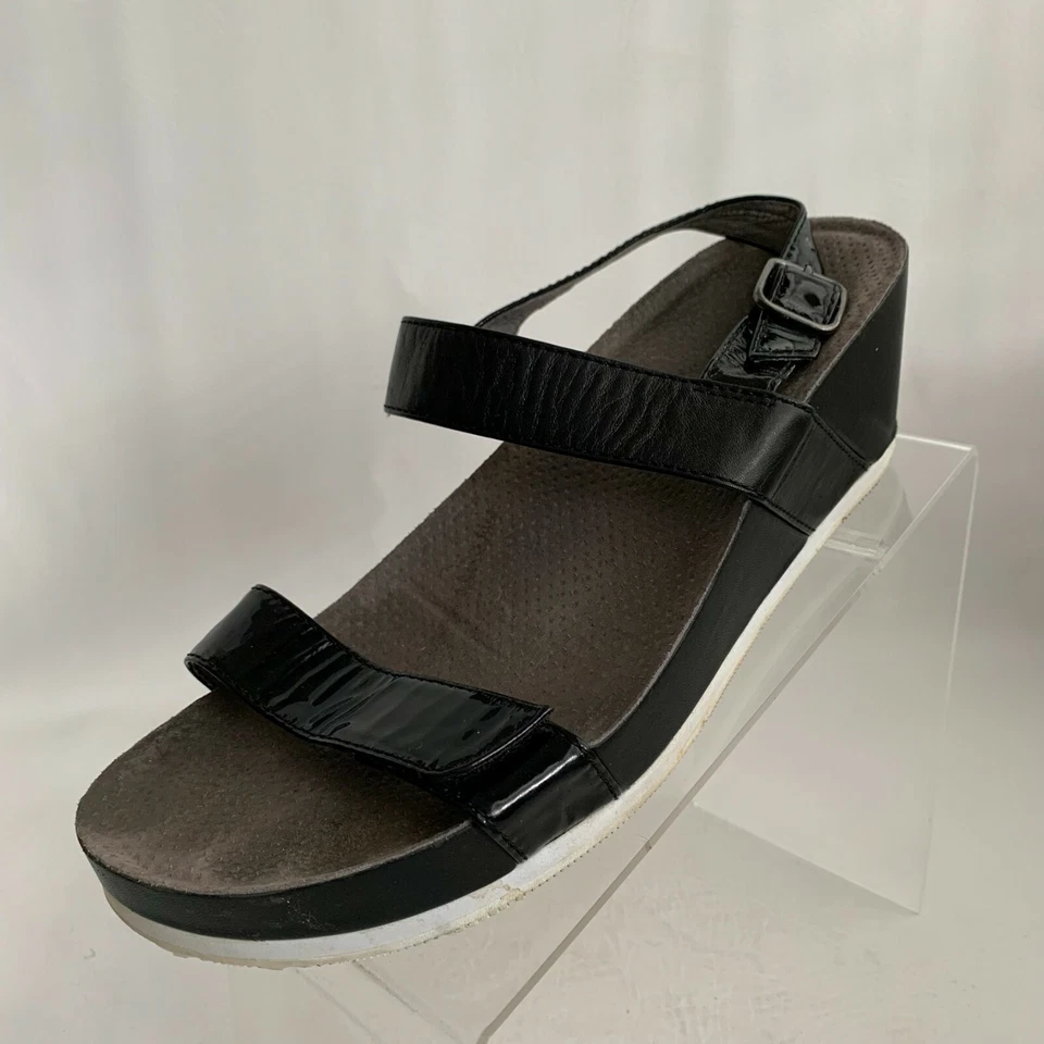 Sandalias SoftWalk Hart Correa de charol negro Hebilla de cuña Gancho Lazo Talla 10M Foto 1 de 4