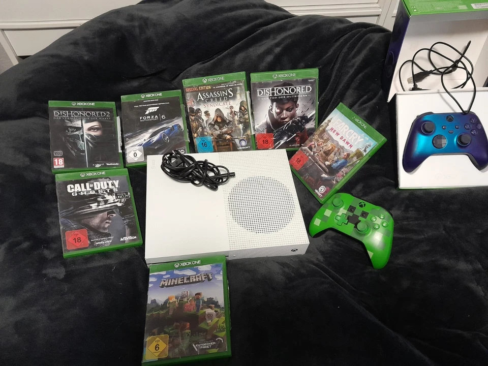 Microsoft Xbox One S 1TB inklusiv  - Weiß Mit 7 Spielen und 2 Controller  - Bild 1 von 1