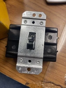 Hubbell HBL7863D Circuit Lock Manual Motor Disconnect Switch 3P 60 Amp 600VAC - Picture 1 of 4