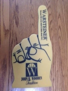 DERON WILLIAMS HANDSIGNIERT JOHN WOODEN TRADITION 2004 FOAM FINGER WARSTEINER - Bild 1 von 4