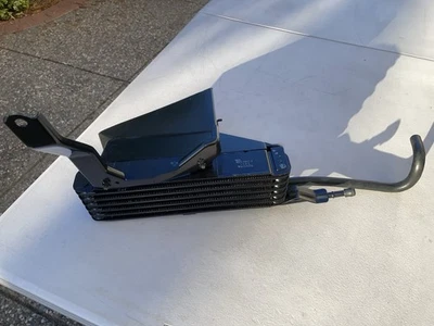 Enfriador de aceite de transmisión Toyota Highlander 2011-2013 3,5 litros V6 Foto 1 de 4