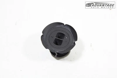 Toyota Camry 2018-2025 panel basculante lateral izquierdo o derecho clip de moldura OEM Foto 1 de 4