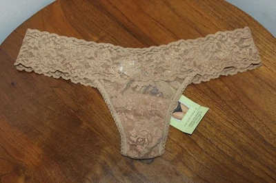 HANKY PANKY THONG LOW RISE EMBROIDERED FLORAL LACE SUNTAN COPPER ONE SIZE - Image 1 of 4